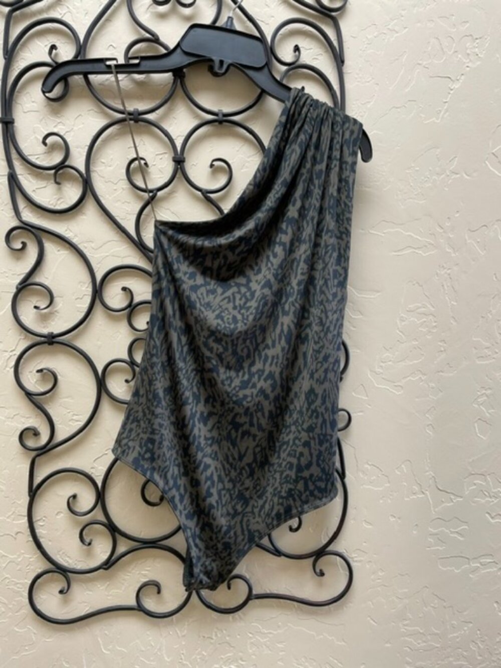 EXPRESS Womens Leopard Print Off-=Shoulder Bodysuit